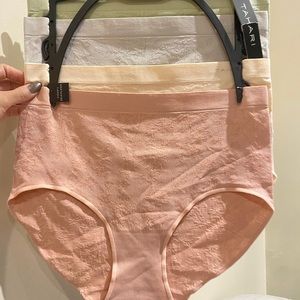 TAHARI TEXTURE SEAMLESS BIKINI